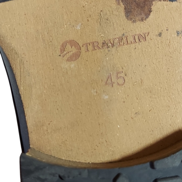 Travelin Brown Leather Chukka Boots with Contrast Stitching Lace Up - Picture 12 of 15